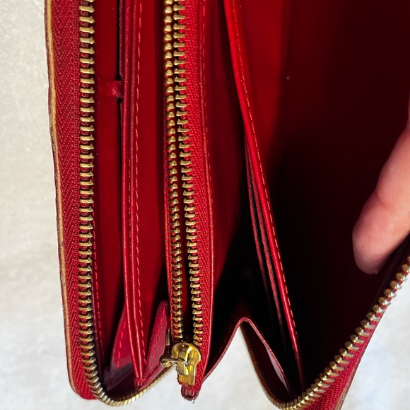 Louis Vuitton cherry red Vernis clutch zippy wallet - Picture 8 of 14